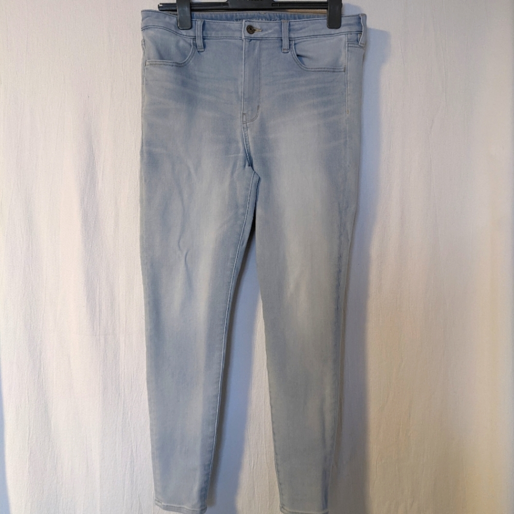 American Eagle High Waisted Jeans